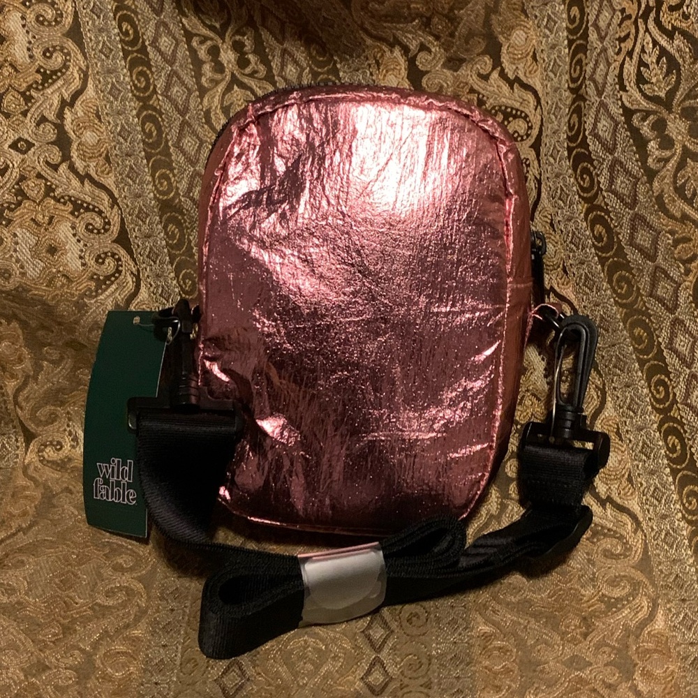 New With Tags Wild Fable metallic Pink Purse Crossbody